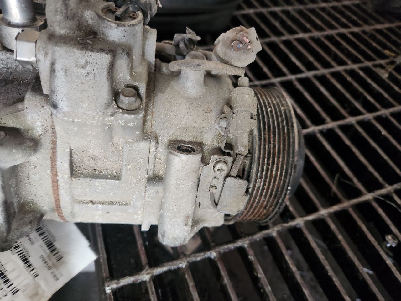 2013 TOYOTA SIENNA AC COMPRESSOR - 501310 — photo 6