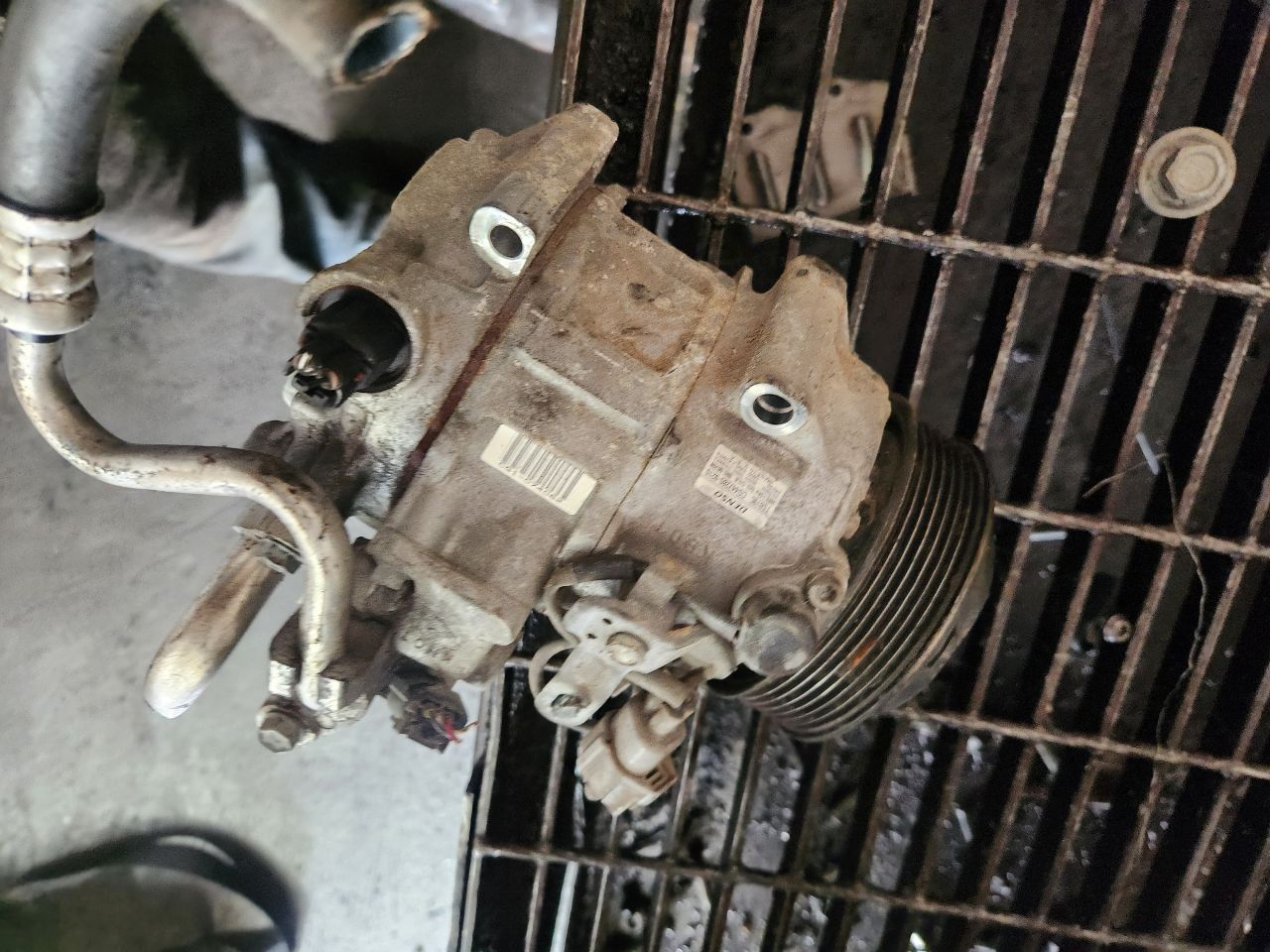 2013 TOYOTA SIENNA AC COMPRESSOR - 501310 — photo 8