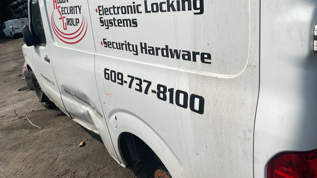 2015 NISSAN NV 2500 HOOD - 501318