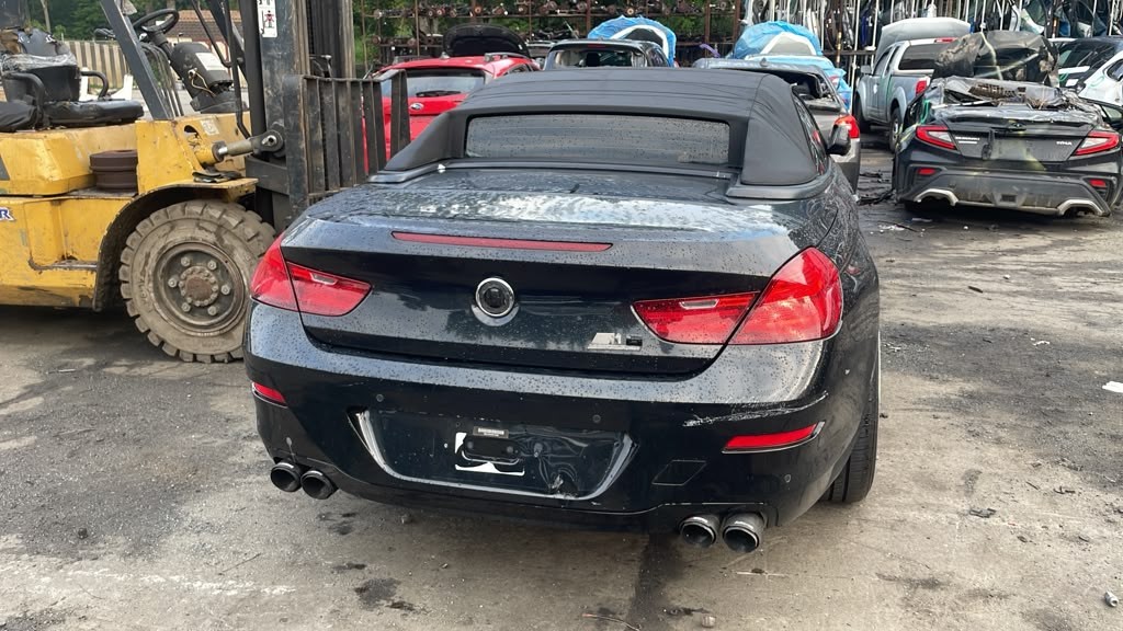 2012 BMW 650i 8cyl Gasoline Turbo 4.4 HOOD - 501996 — photo 5