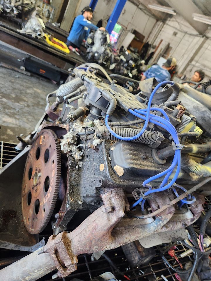 2000 GMC VAN 8cyl Gasoline 5.7 ENGINE ASSEMBLY - 502430 — photo 8