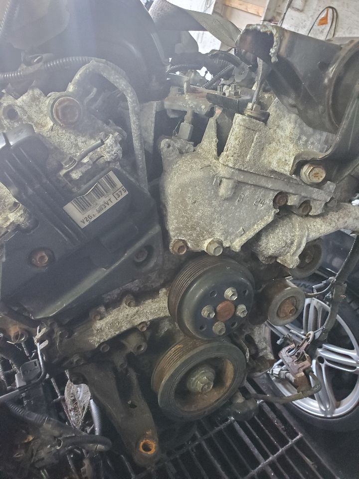 2011 TOYOTA SIENNA ENGINE ASSEMBLY - 502806