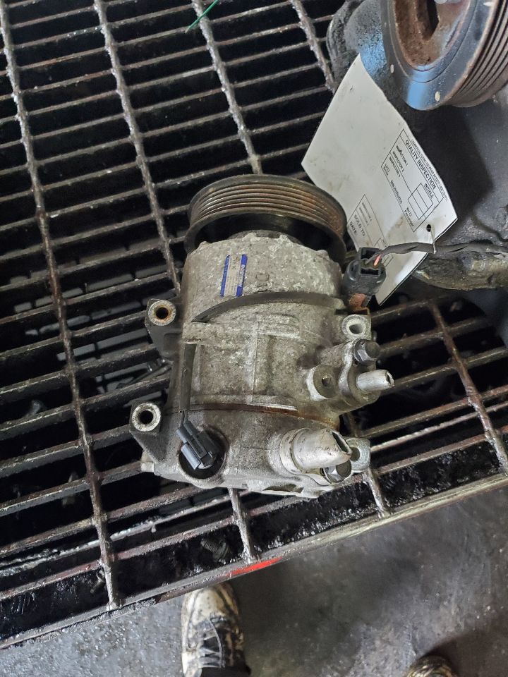 2013 HYUNDAI GENESIS AC COMPRESSOR - 503183 — photo 2