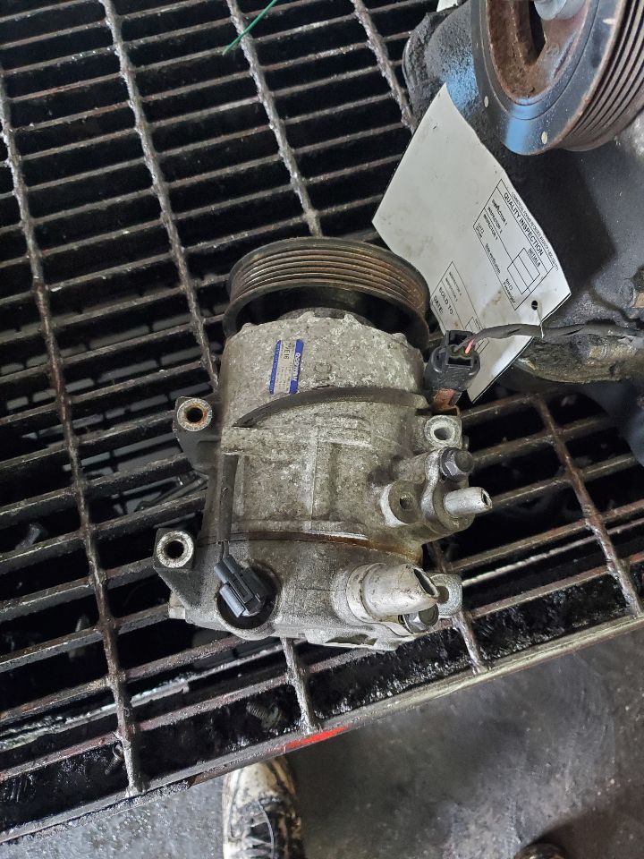 2013 HYUNDAI GENESIS AC COMPRESSOR - 503183 — photo 3