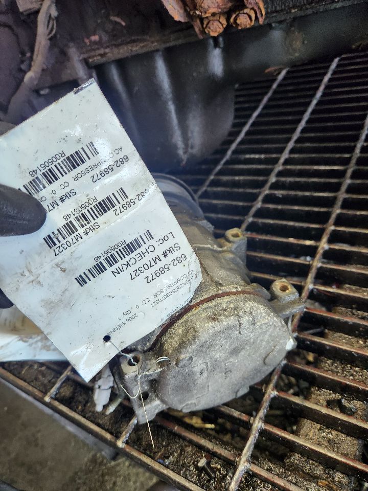 2006 TOYOTA SIENNA AC COMPRESSOR - 505148 — photo 3