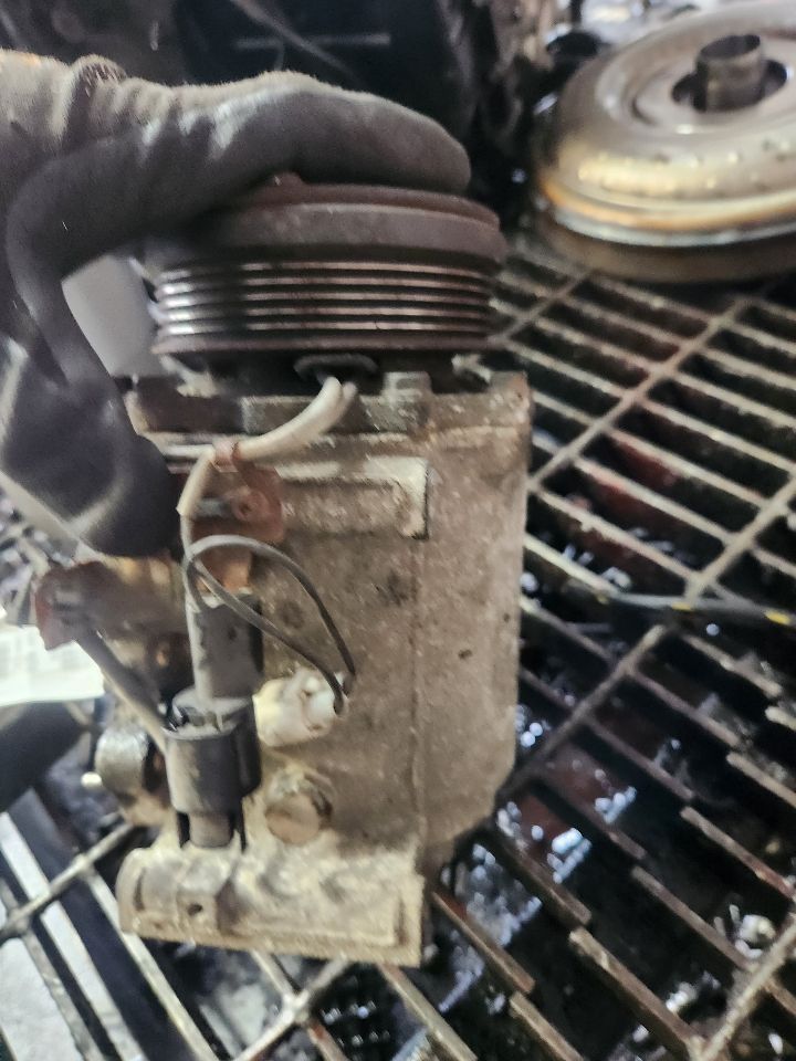 2012 MITSUBISHI ECLIPSE AC COMPRESSOR - 505456 — photo 4