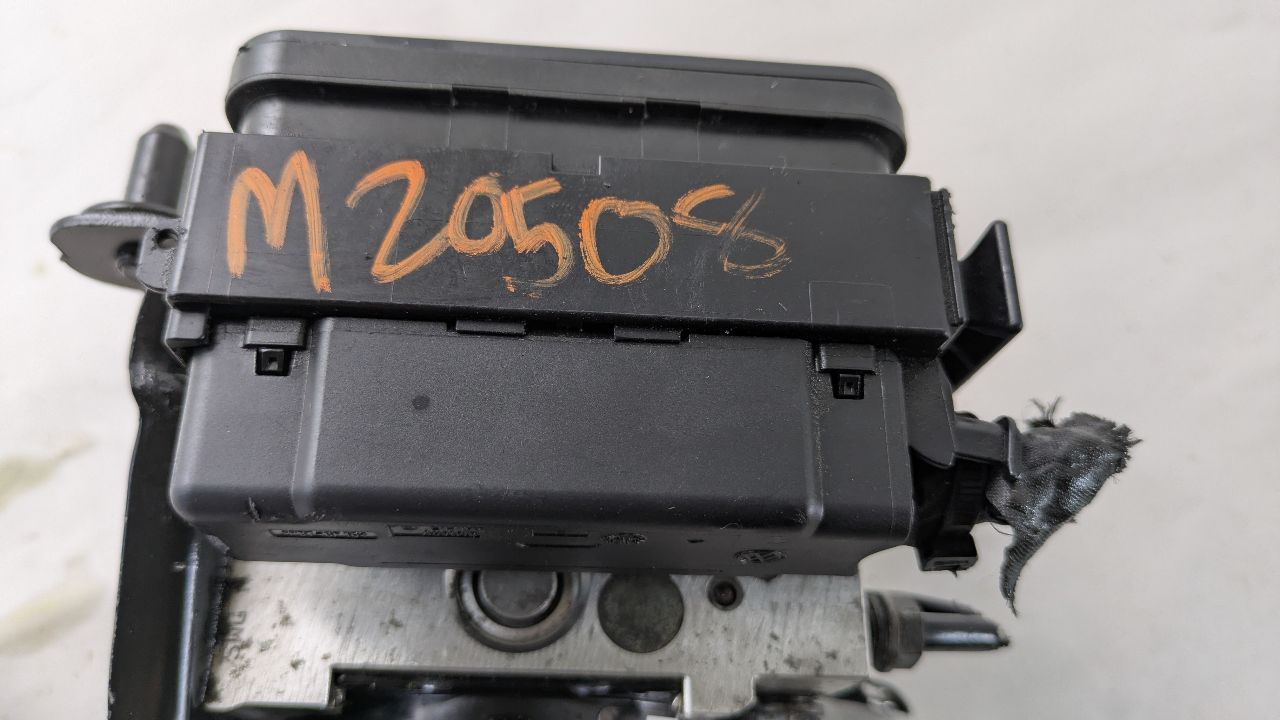 2015 VOLKSWAGEN PASSAT Anti-lock Brake Pts - 505839