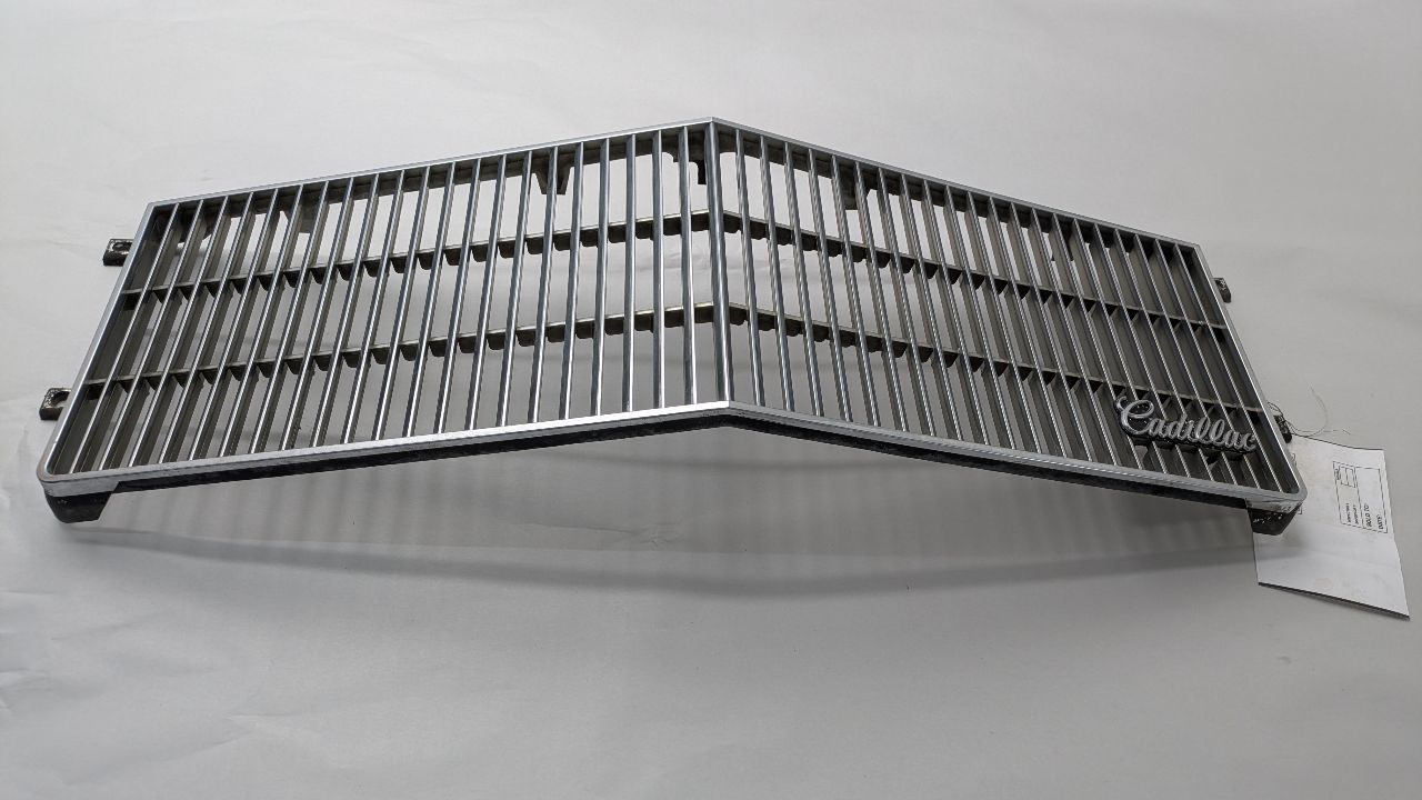 1991 CADILLAC BROUGHAM GRILLE - 506706