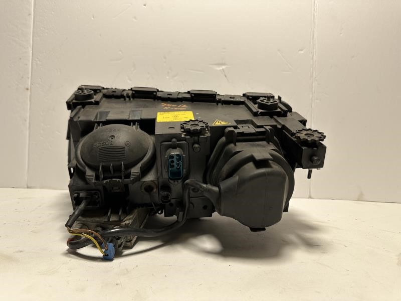 2000 BMW 740i Right HEADLAMP ASSEMBLY - 535 — photo 4