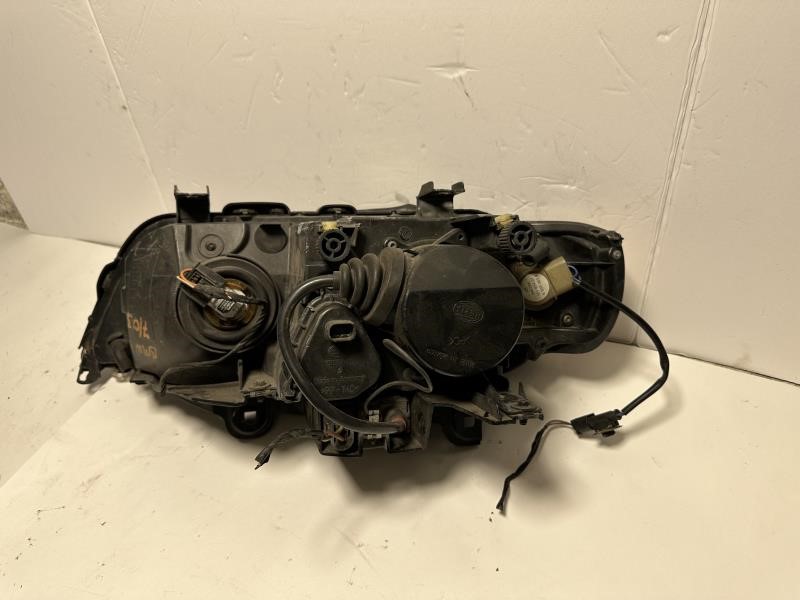 2006 BMW X5 Right HEADLAMP ASSEMBLY - 545 — photo 5