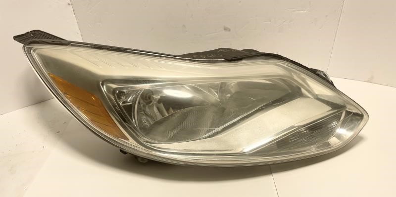 2012 FORD FOCUS Right HEADLAMP ASSEMBLY - 549 — photo 1