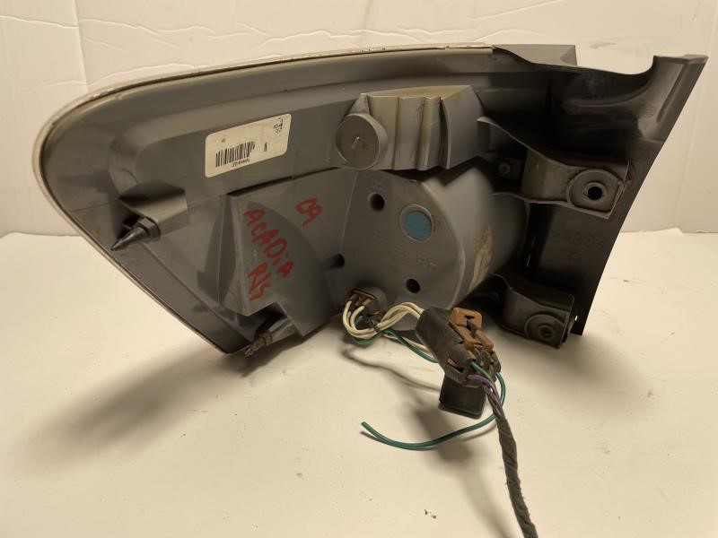 2009 GMC ACADIA Right TAIL LAMP - 651 — photo 3