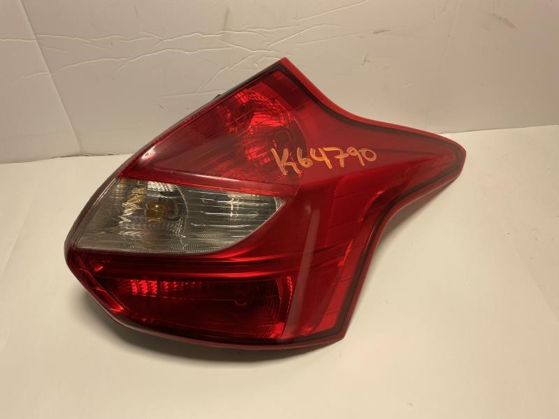 2014 FORD FOCUS Right TAIL LAMP - 655 — photo 1