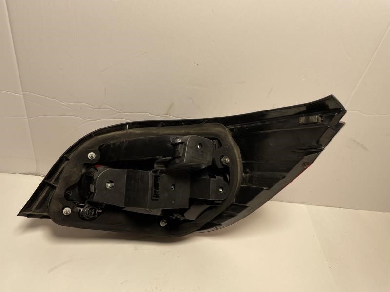 2007 BMW 525i Left TAIL LAMP - 658 — photo 3