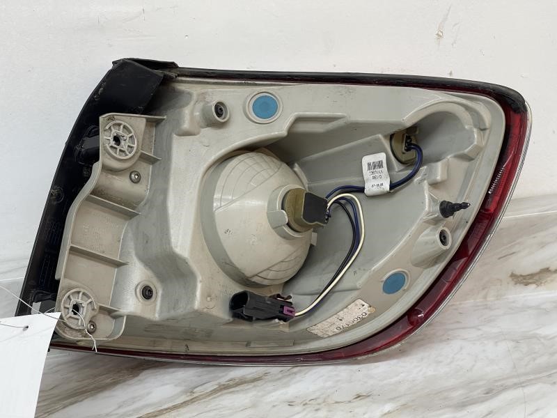 2010 BUICK ENCLAVE Left TAIL LAMP - 662 — photo 7