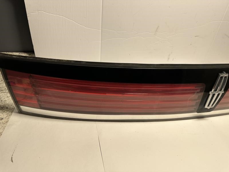 2008 LINCOLN MKX TAIL LAMP - 664 — photo 2