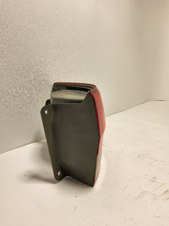 2011 JEEP GRAND CHEROKEE Right TAIL LAMP - 698 — photo 3