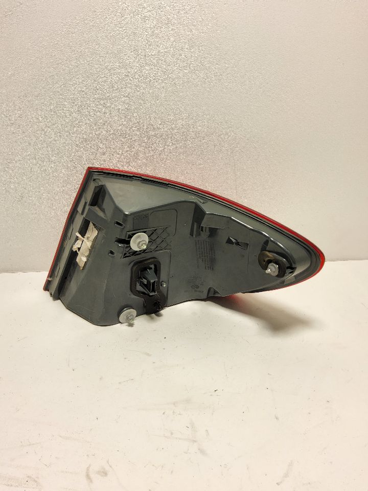 2011 BMW 535i Left TAIL LAMP - 700 — photo 5