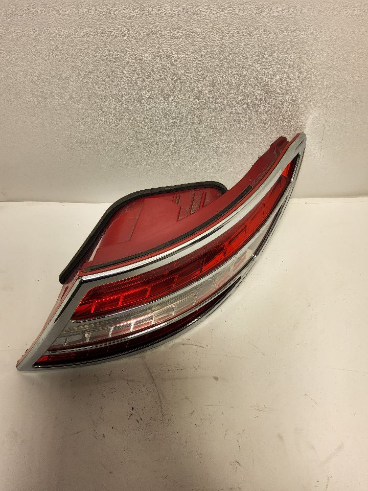 2008 MERCEDES-BENZ C-CLASS Right TAIL LAMP - 702 — photo 4