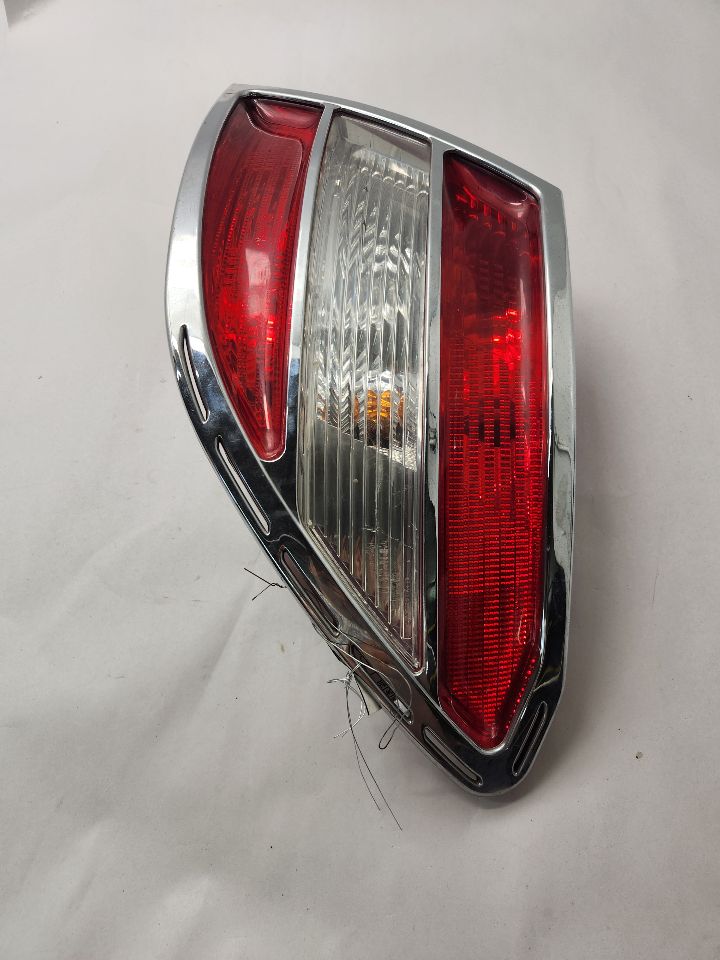 2008 MERCEDES-BENZ C-CLASS Right TAIL LAMP - 702 — photo 7