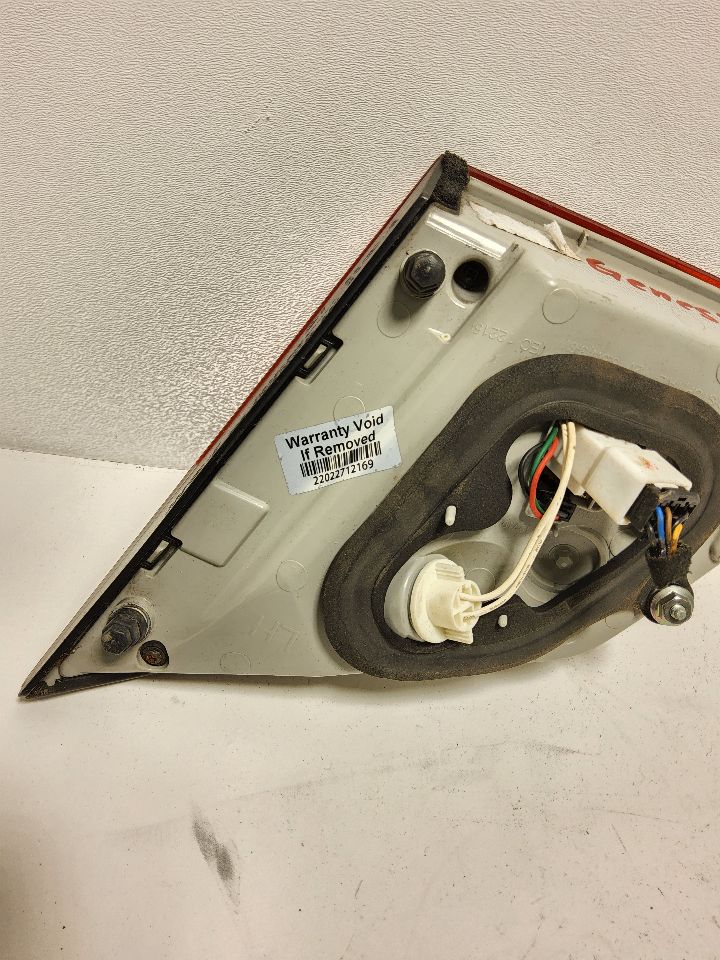 2011 HYUNDAI GENESIS Left TAIL LAMP - 704 — photo 5