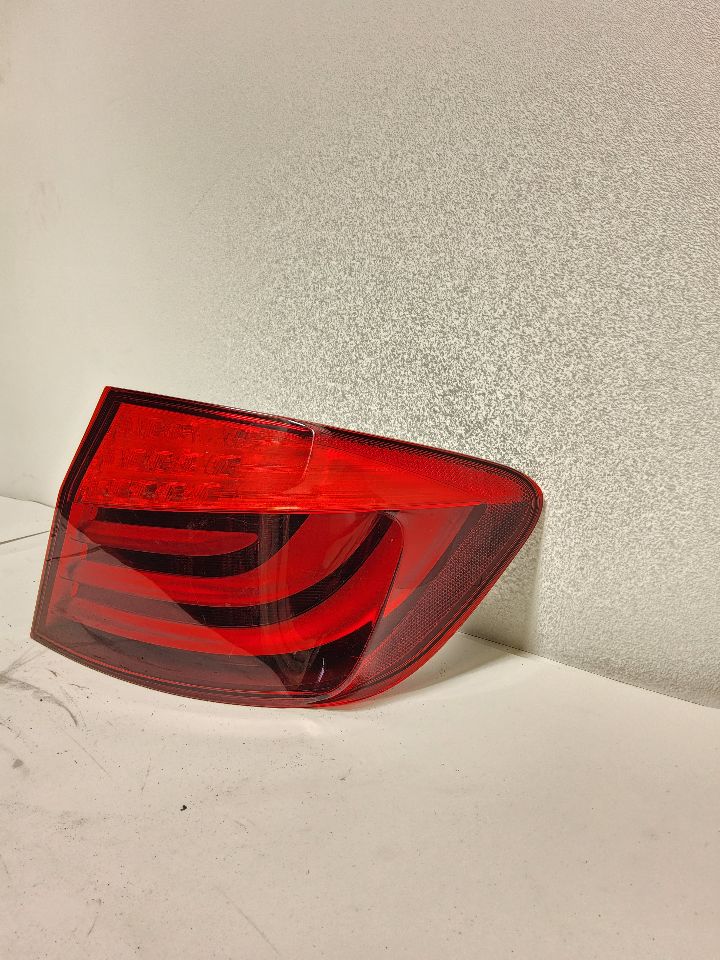 2012 BMW 535i Right TAIL LAMP - 716 — photo 2