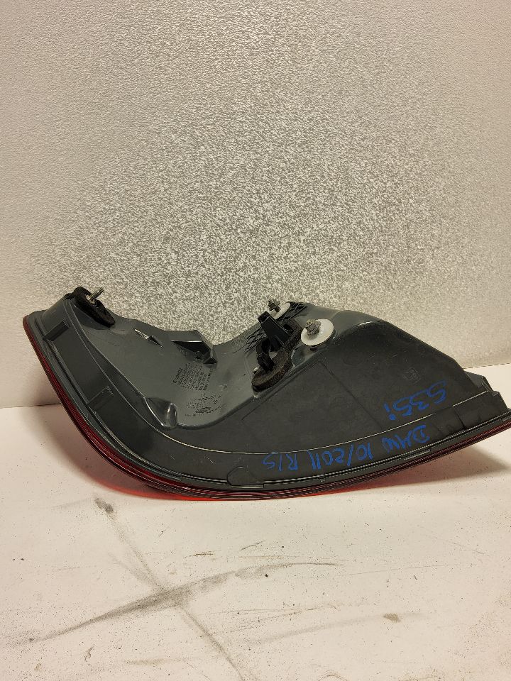 2012 BMW 535i Right TAIL LAMP - 716 — photo 6