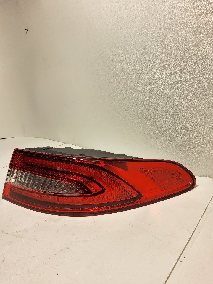 2012 JAGUAR XF Right TAIL LAMP - 720 — photo 2