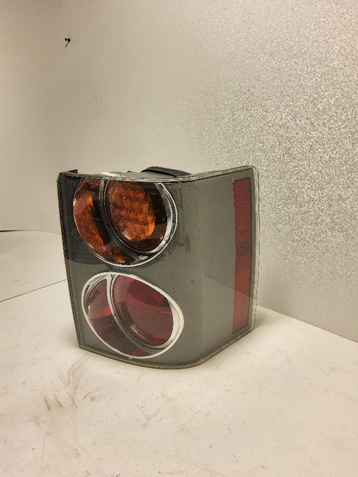 2004 LAND ROVER RANGE ROVER Right TAIL LAMP - 745 — photo 2