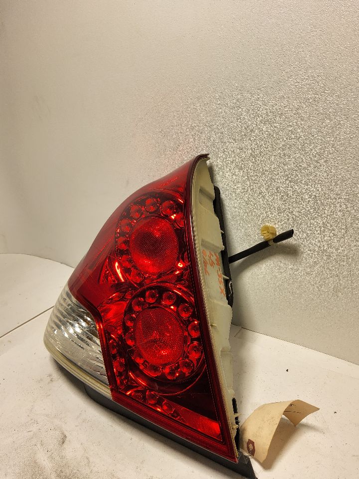 2007 INFINITI M35 Right TAIL LAMP - 765 — photo 2
