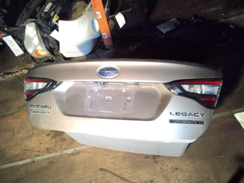 2020 SUBARU LEGACY Decklid  Tailgate - 7869 — photo 1