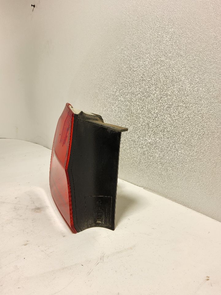 2009 BMW 328i Left TAIL LAMP - 793 — photo 2