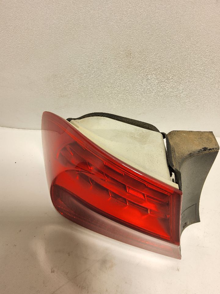 2009 BMW 328i Left TAIL LAMP - 793 — photo 5