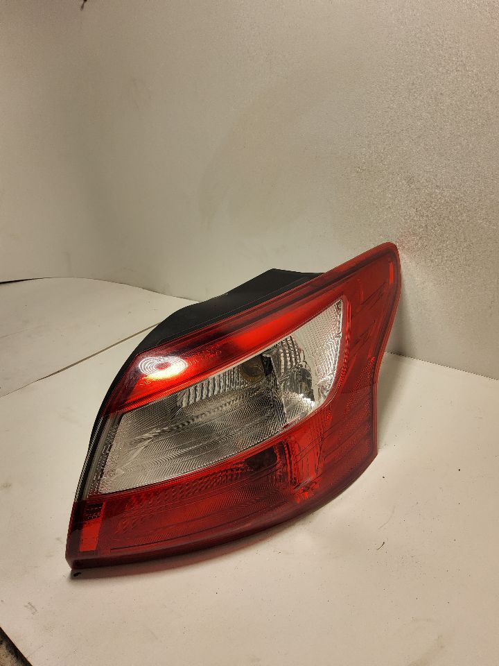 2014 FORD FOCUS Right TAIL LAMP - 806 — photo 2