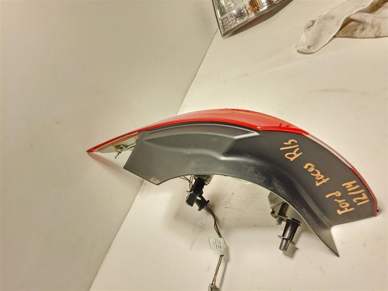 2014 FORD FOCUS Right TAIL LAMP - 806 — photo 3