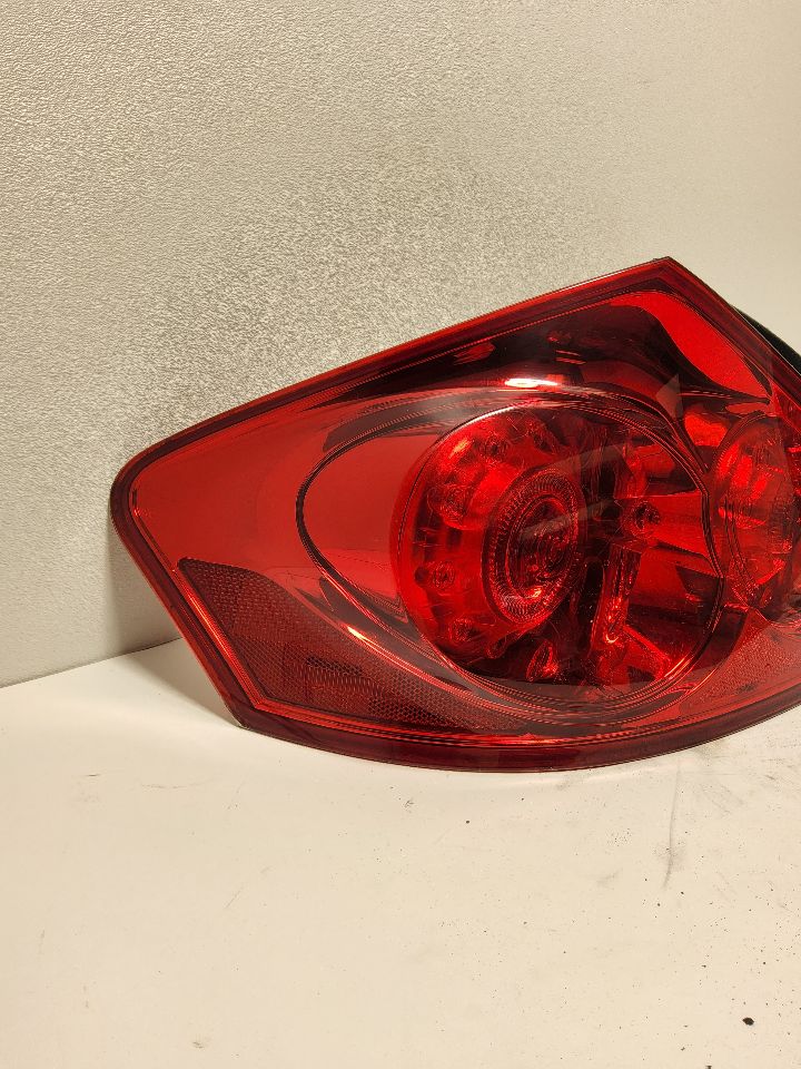 2007 INFINITI G35 Left TAIL LAMP - 809 — photo 3