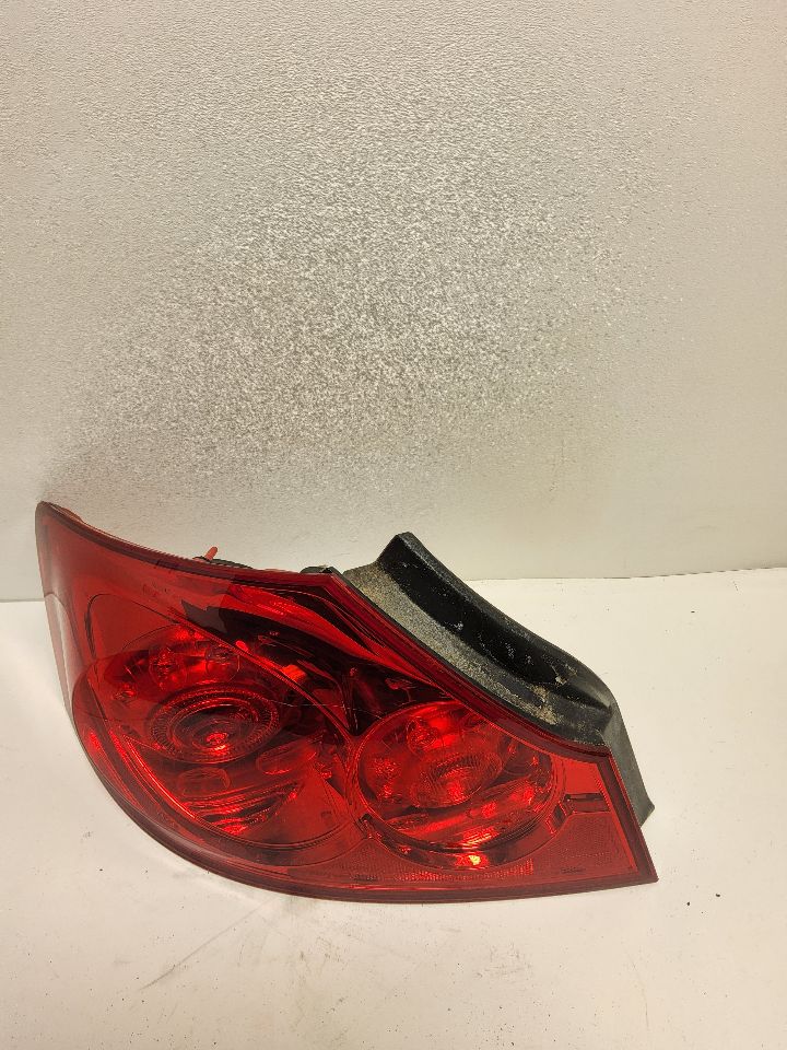 2007 INFINITI G35 Left TAIL LAMP - 809 — photo 4