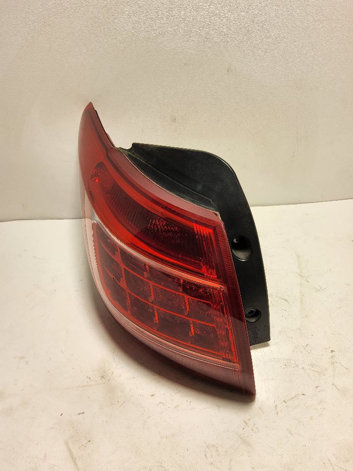2011 KIA SPORTAGE Left TAIL LAMP - 821