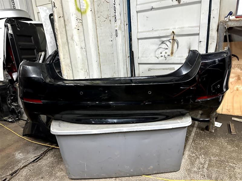 2012 BMW 535i BUMPER ASSY, REAR - 8240 — photo 4