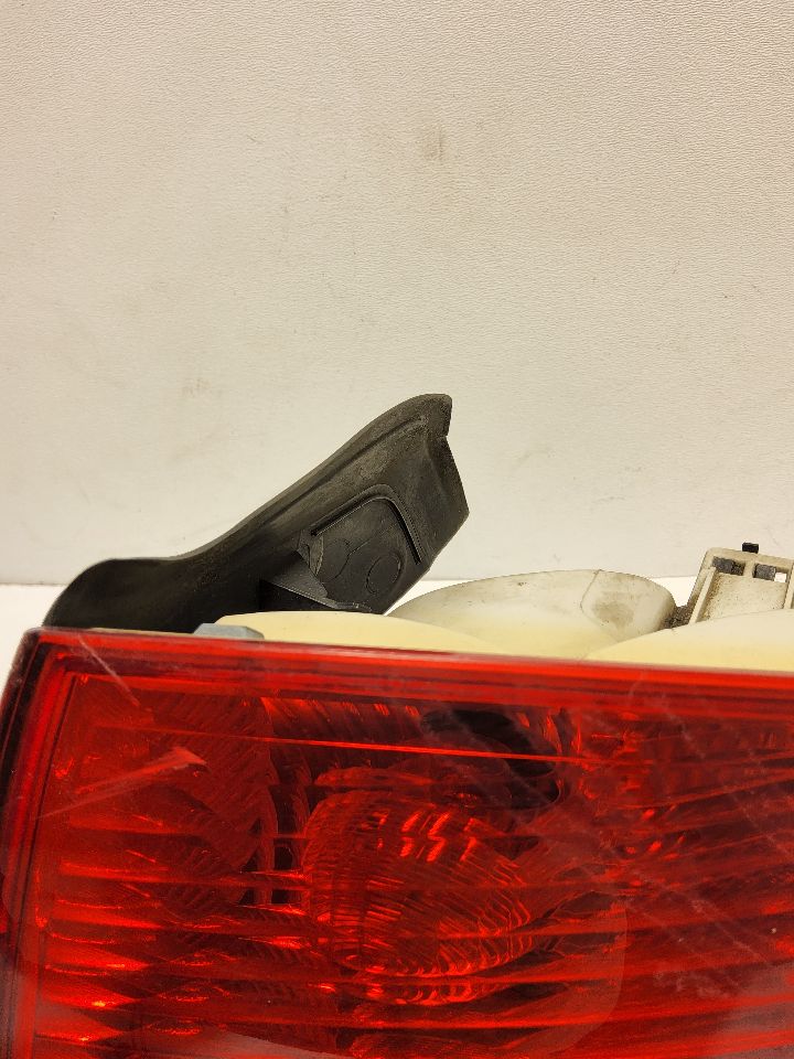 2006 AUDI A4 Right TAIL LAMP - 827 — photo 4