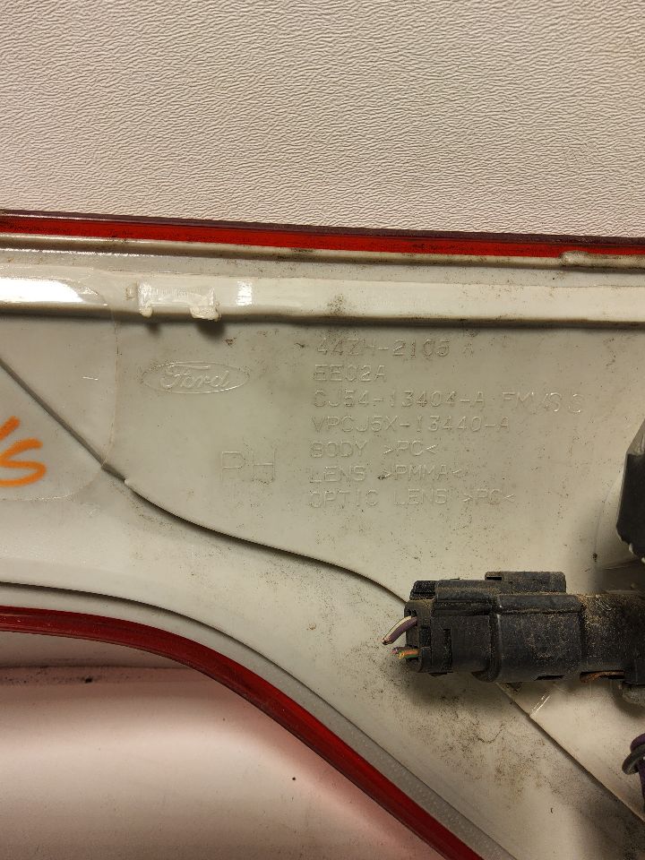 2015 FORD ESCAPE Right TAIL LAMP - 844 — photo 1