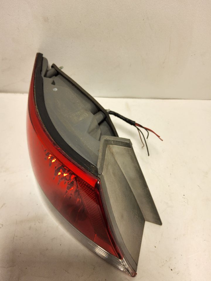 2011 HYUNDAI AZERA Left TAIL LAMP - 848 — photo 4