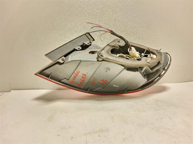 2011 HYUNDAI AZERA Left TAIL LAMP - 848 — photo 8