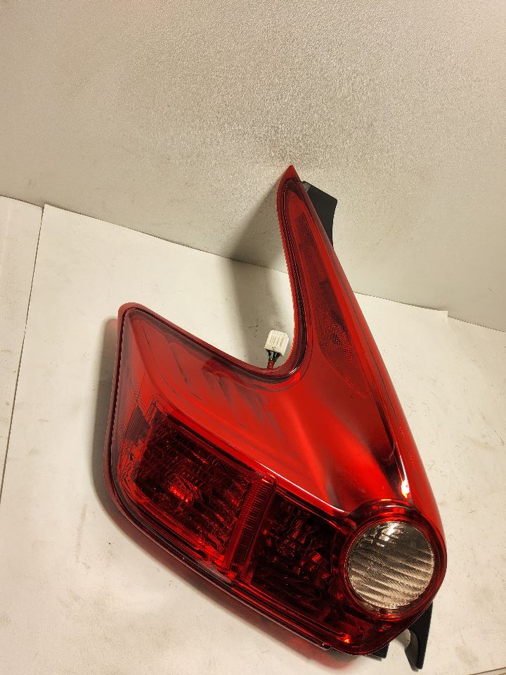 2012 NISSAN JUKE Left TAIL LAMP - 850 — photo 3