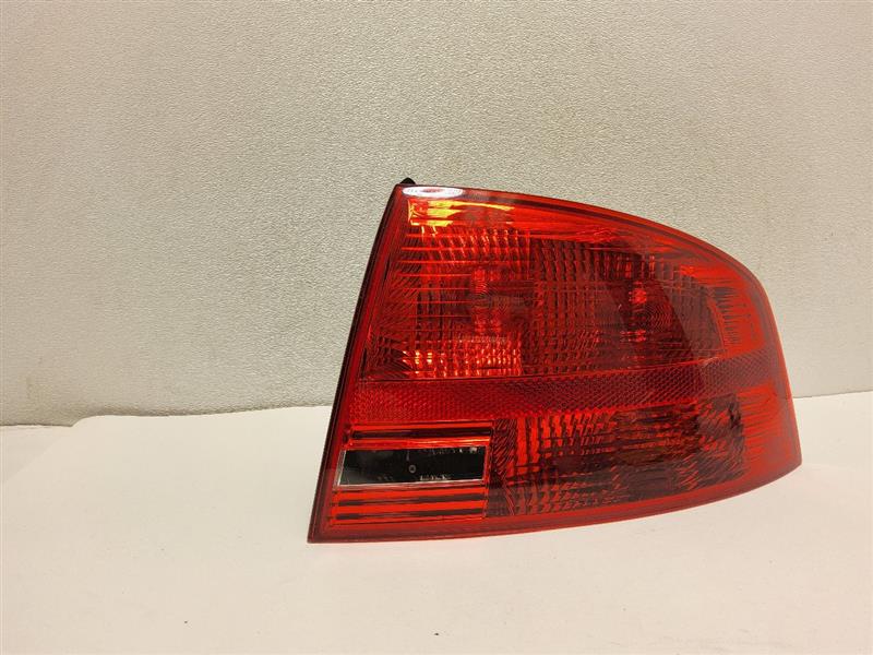 2008 AUDI A4 Right TAIL LAMP - 855 — photo 1