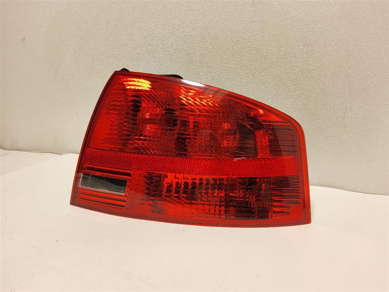 2008 AUDI A4 Right TAIL LAMP - 855 — photo 2