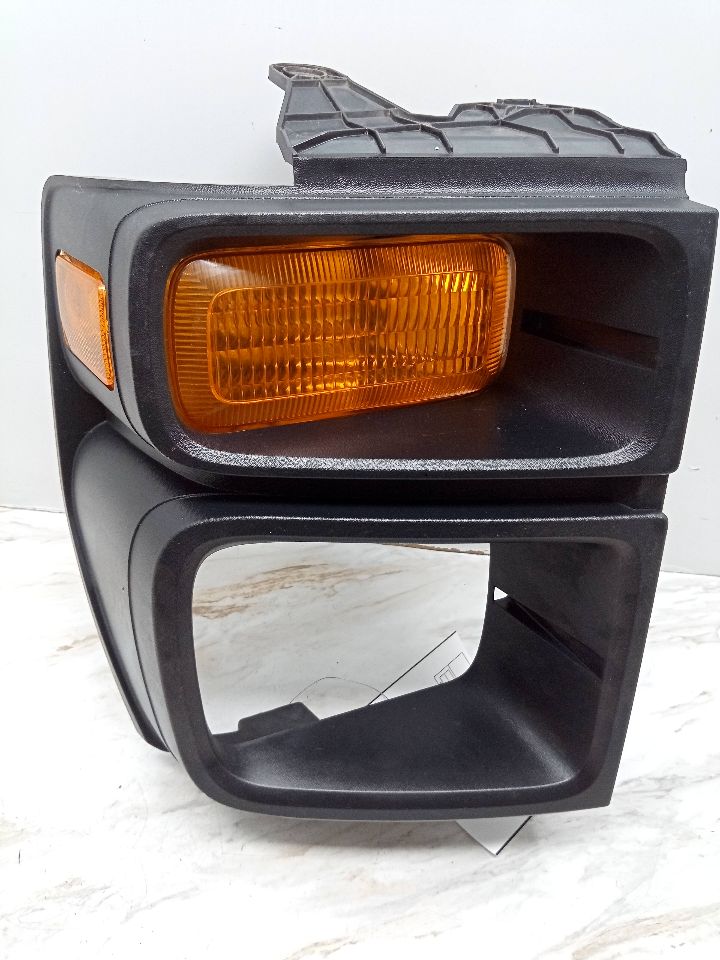 2008 FORD E350 VAN Right FRONT LAMP - 95907 — photo 3