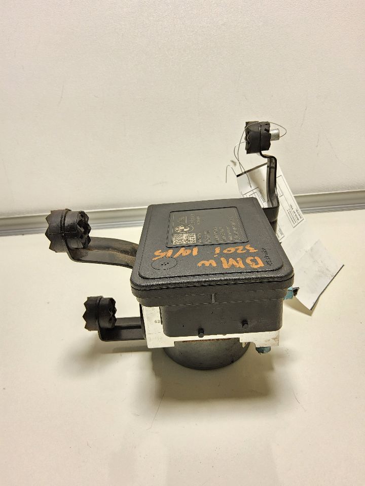 2016 BMW 320i Anti-lock Brake Pts - 983 — photo 2