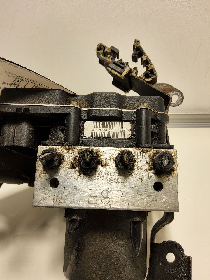 2007 AUDI A4 Anti-lock Brake Pts - 997 — photo 2